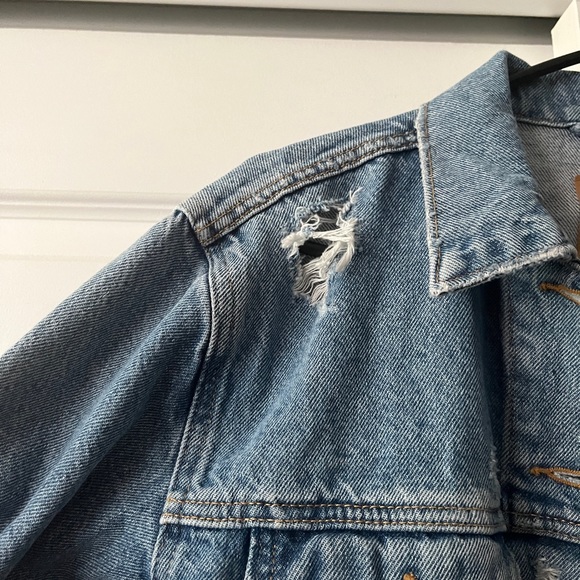 Distressed Levi’s Red Tab Denim Jacket - Medium - Picture 6 of 10
